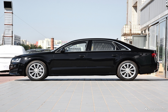 2017款奥迪A8L 45 TFSI quattro领先精英版