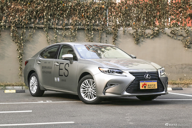 2015款雷克萨斯ES 2.0L自动200舒适版