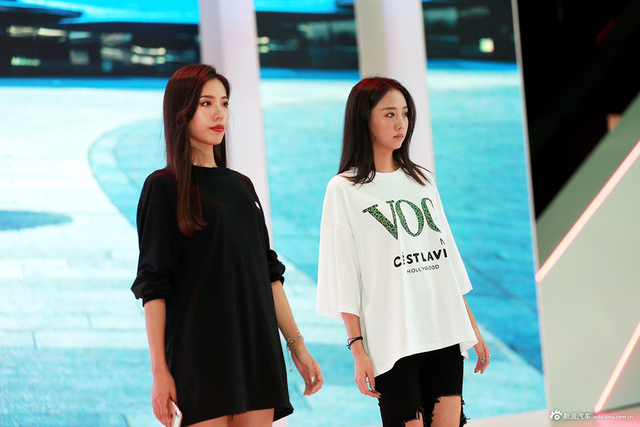 车模彩排瞬间，小姐姐素颜便装也有料