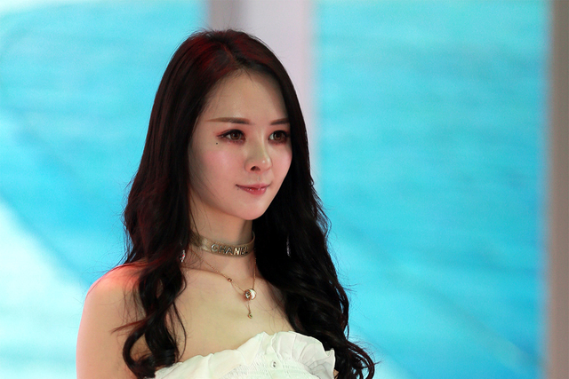 车模彩排瞬间，小姐姐素颜便装也有料