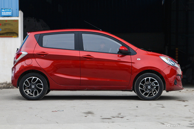 2015款奔奔1.4L自动IMT尊贵型国5 