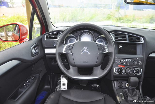 2016款雪铁龙C4L 1.6T自动精英型
