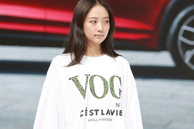 车模彩排瞬间，小姐姐素颜便装也有料