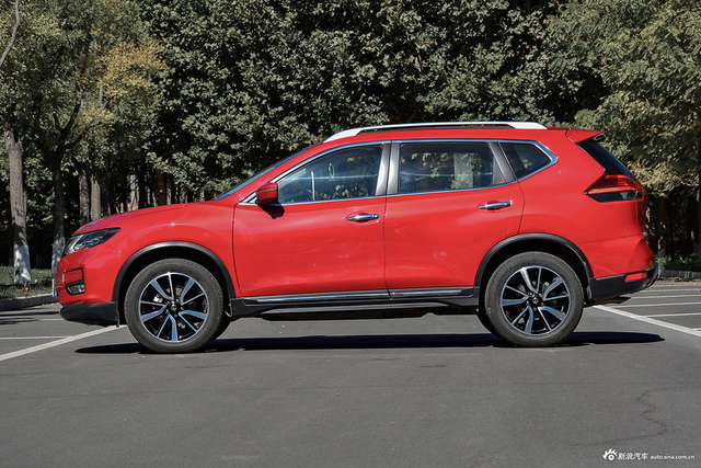 2019款奇骏外观