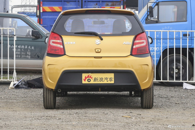 2016款奥拓1.0自动豪华型炫动版