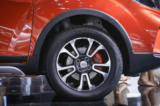 成都车展新车抢先看 实拍吉利远景X3