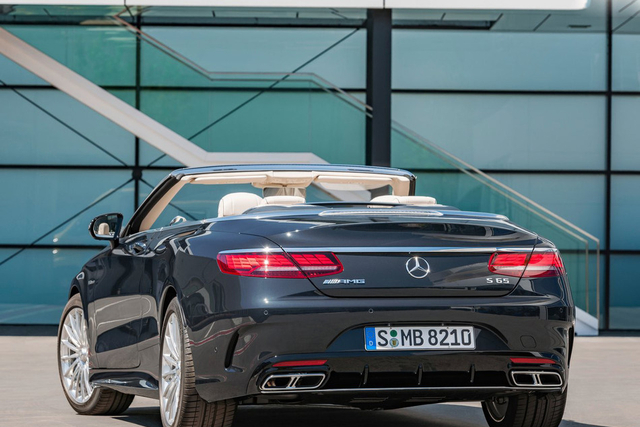 奔驰发布新款S级敞篷官图 33颗OLED尾灯帅炸！