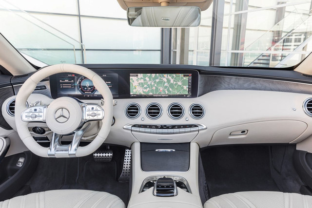 奔驰发布新款S级敞篷官图 33颗OLED尾灯帅炸！