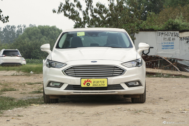 2018款蒙迪欧2.0T自动豪华型EcoBoost 200