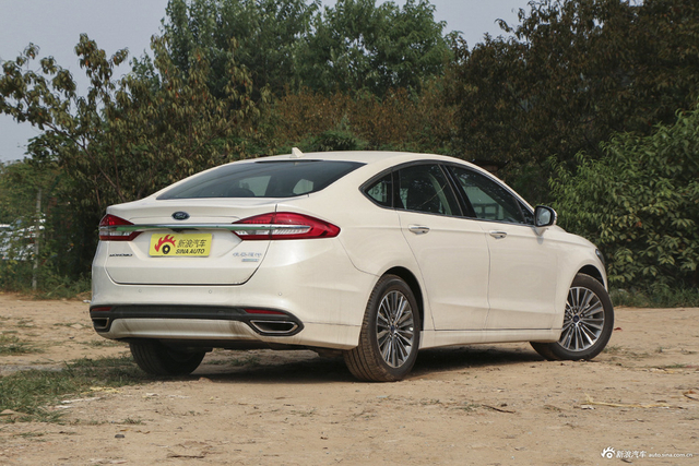 2018款蒙迪欧2.0T自动豪华型EcoBoost 200