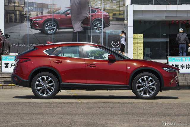 2018款马自达CX-4 2.5L自动四驱蓝天激情版