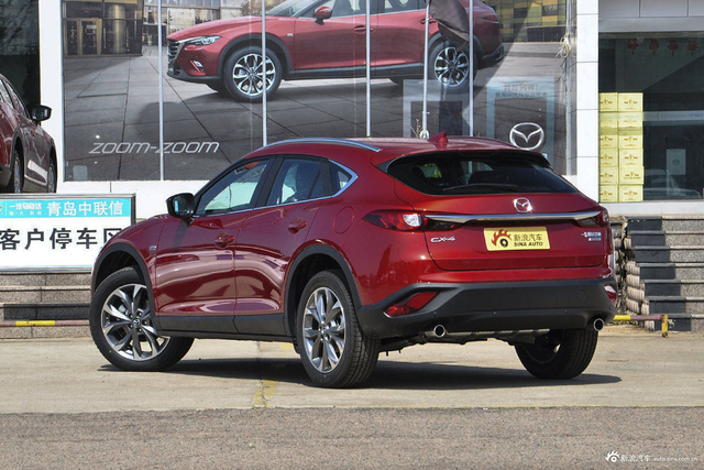 2018款马自达CX-4 2.5L自动四驱蓝天激情版