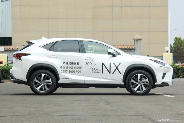 2018款雷克萨斯NX300h 2.5L自动全驱锋致版