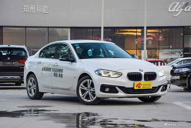 2018款宝马1系118i自动时尚型