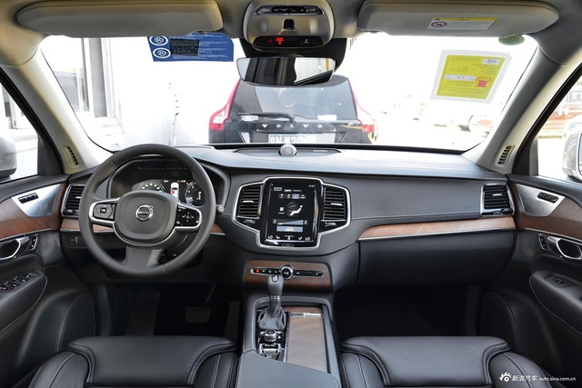 2018款沃尔沃XC90升级版 2.0T自动 T6智尊版