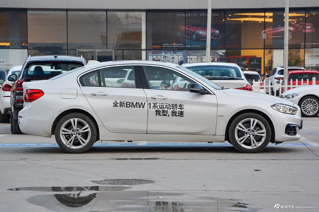 2018款宝马1系118i自动时尚型