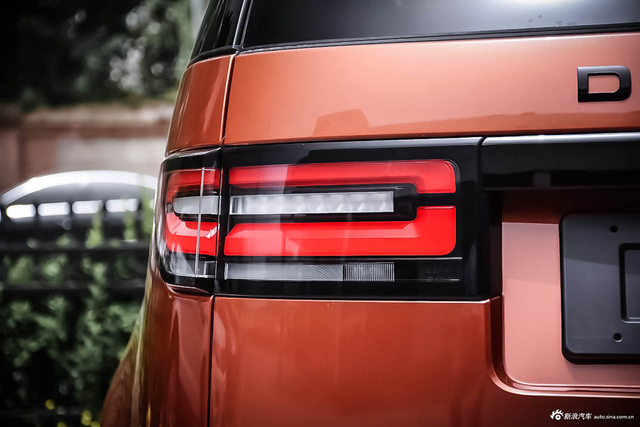 壮汉转型全能绅士 实拍全新路虎发现5