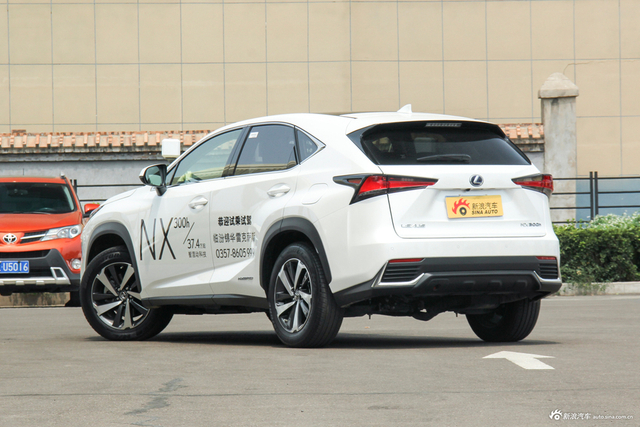 2018款雷克萨斯NX300h 2.5L自动全驱锋致版