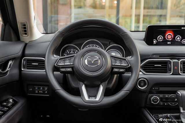 高清实拍长安马自达CX-8