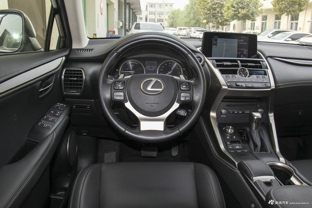 2018款雷克萨斯NX300h 2.5L自动全驱锋致版