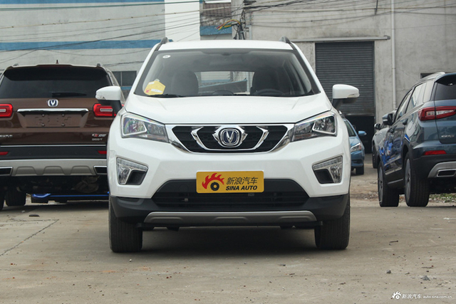 2017款长安CS15 1.5L自动豪华天窗版