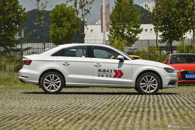 2016款奥迪A3 1.4T自动Limousine 35TFSI风尚型