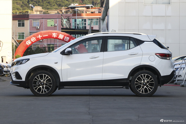 2018款东南DX3 1.5T自动尊贵型 