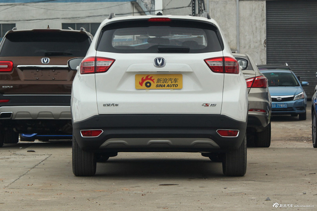 2017款长安CS15 1.5L自动豪华天窗版