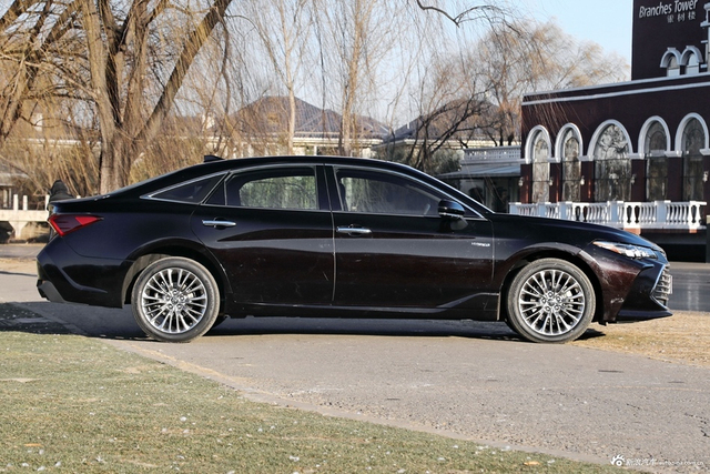 2019款亚洲龙 2.5L 基本型