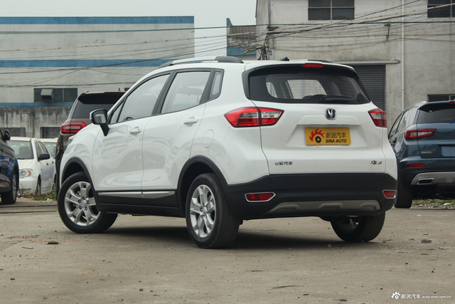 2017款长安CS15 1.5L自动豪华天窗版