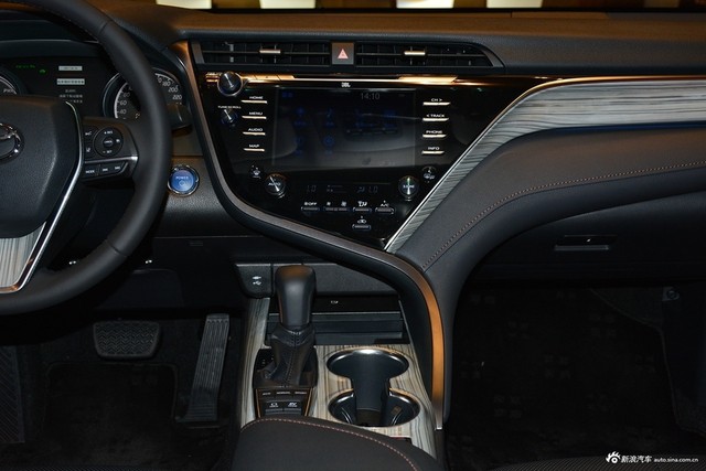 2018款凯美瑞2.5L 混动版