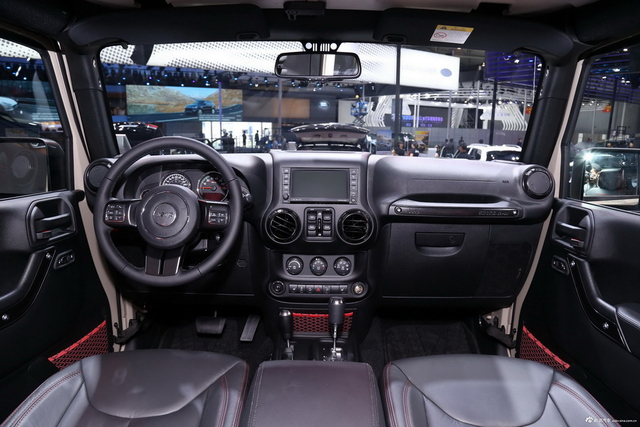 成都车展新车抢先看 牧马人十年限量珍藏版