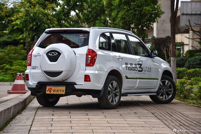 2016款瑞虎3 1.6L自动尊尚版