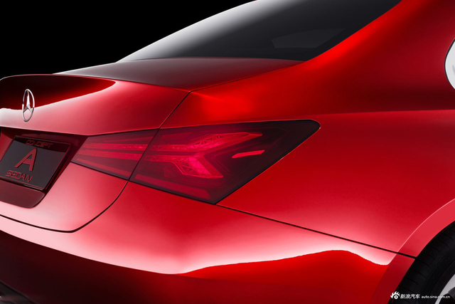 20万最便宜奔驰？全新A级剑指宝马1系三厢