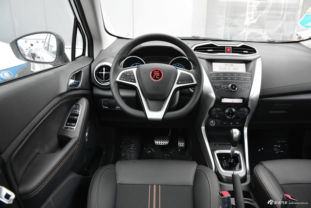2017款比亚迪元1.5L自动酷炫时尚型