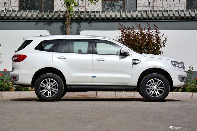 2017款撼路者2.0T自动四驱豪华版汽油5座