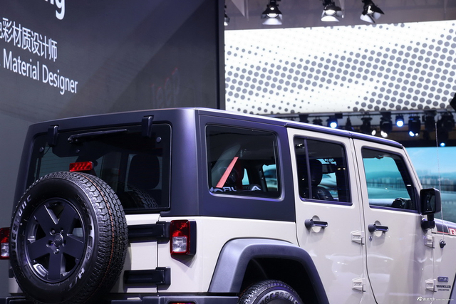 成都车展新车抢先看 牧马人十年限量珍藏版