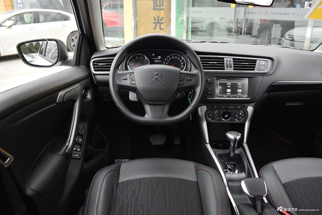 2018款雪铁龙C3-XR 1.6L自动先锋型
