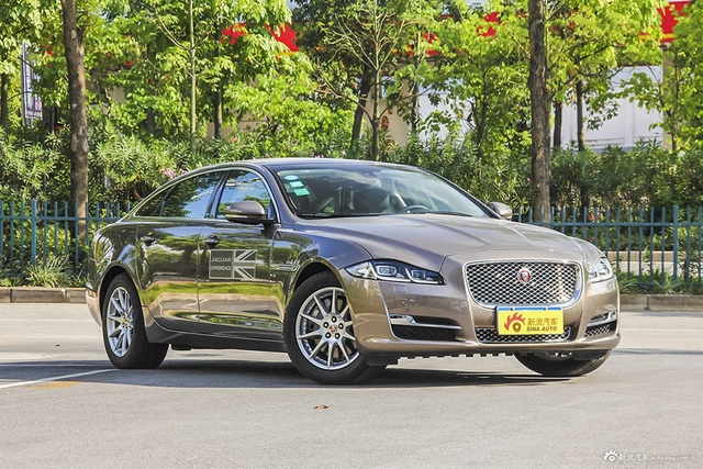2015款捷豹XJL 3.0L自动SC两驱尊享商务版