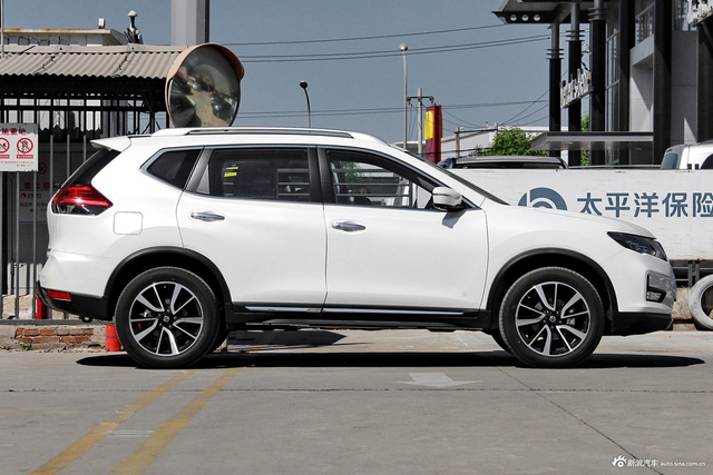 2017款奇骏2.5L自动CVT至尊版 4WD