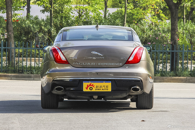 2015款捷豹XJL 3.0L自动SC两驱尊享商务版