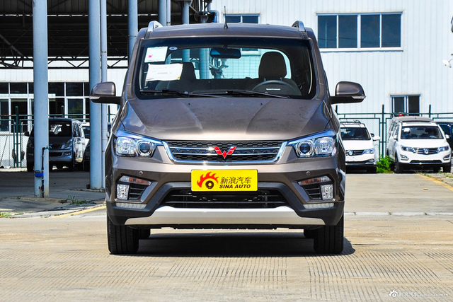 2016款五菱宏光S1 1.5L手动尊享型 大地棕