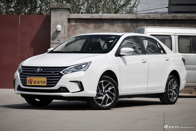 实拍比亚迪秦EV450