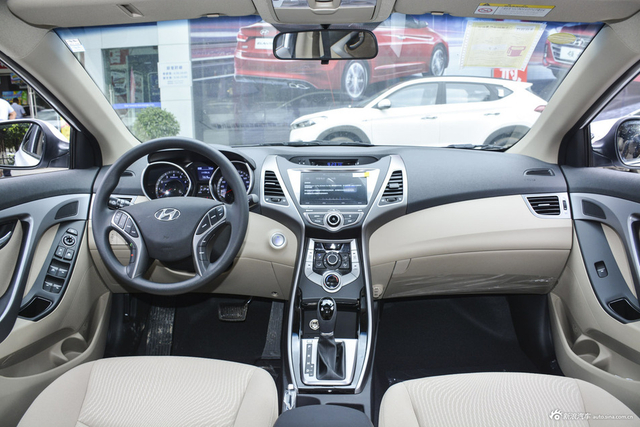 2016款朗动 1.6L自动尊贵型 