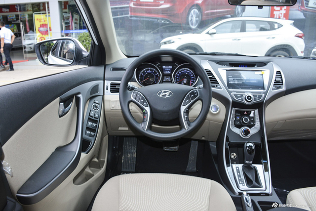 2016款朗动 1.6L自动尊贵型 