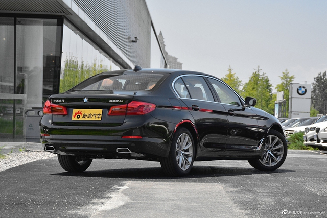 2018款宝马5系2.0T自动528Li上市特别版