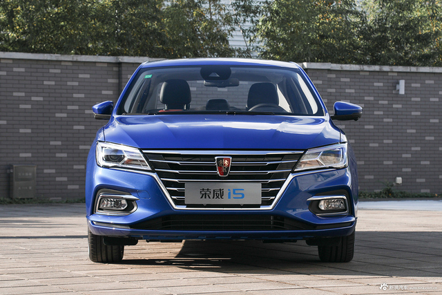 实拍|全新荣威i5 设计大方／定位实在