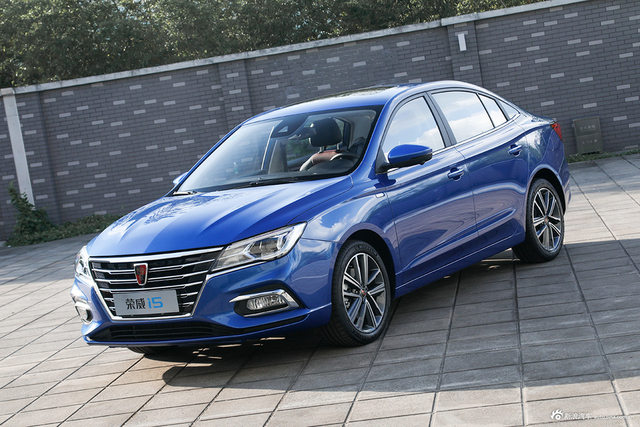 实拍|全新荣威i5 设计大方／定位实在