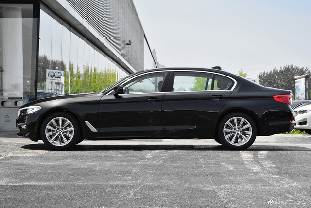 2018款宝马5系2.0T自动528Li上市特别版