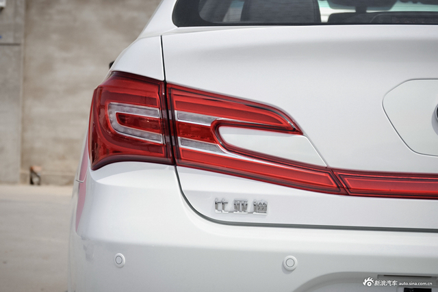 实拍比亚迪秦EV450